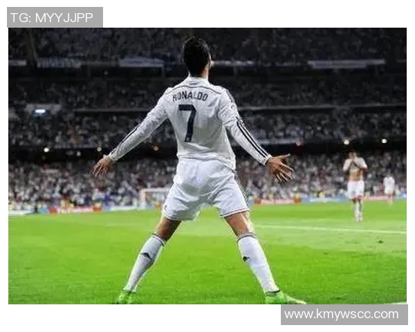 彩绘足球球星背影艺术作品展现运动与力量的完美结合